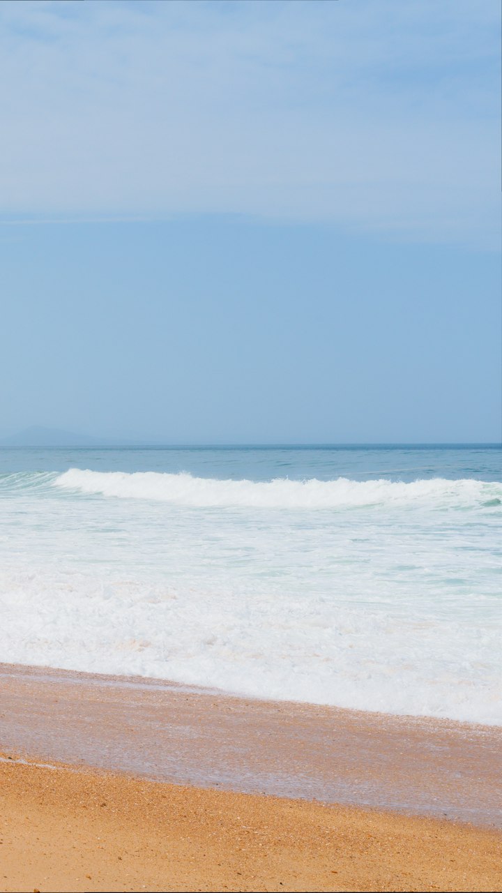 Plage des Landes, vagues qui déroulent sur le sable